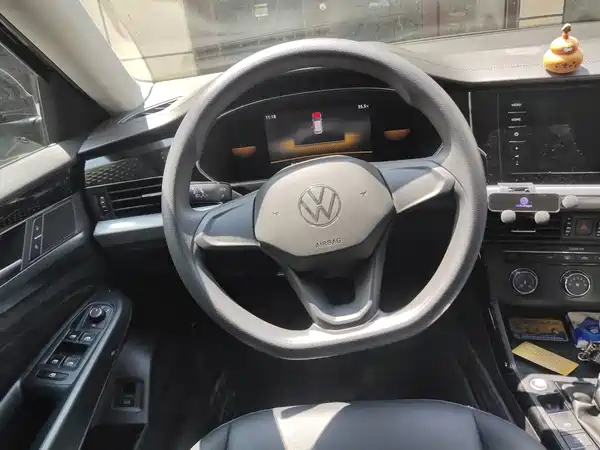 Volkswagen Passat 2022