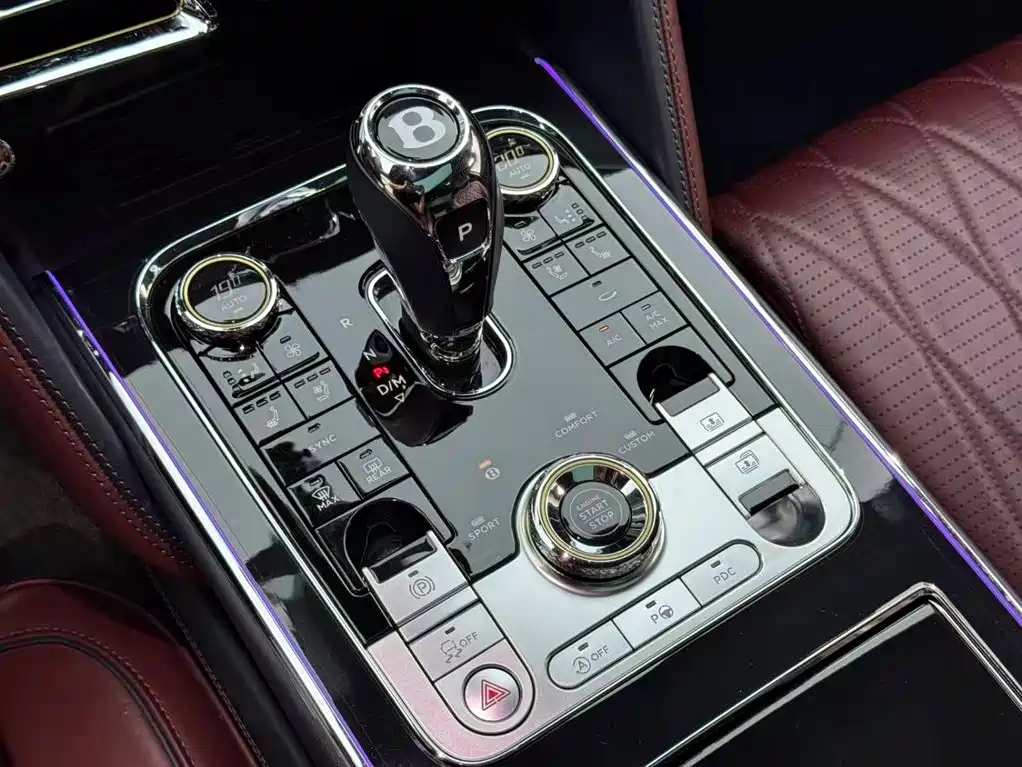 Bentley Flying Spur 2021 — фото 14