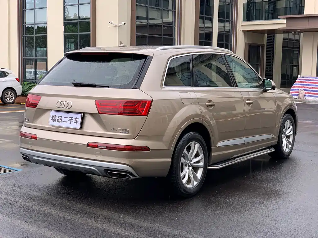 Audi Q7 2018 — фото 6