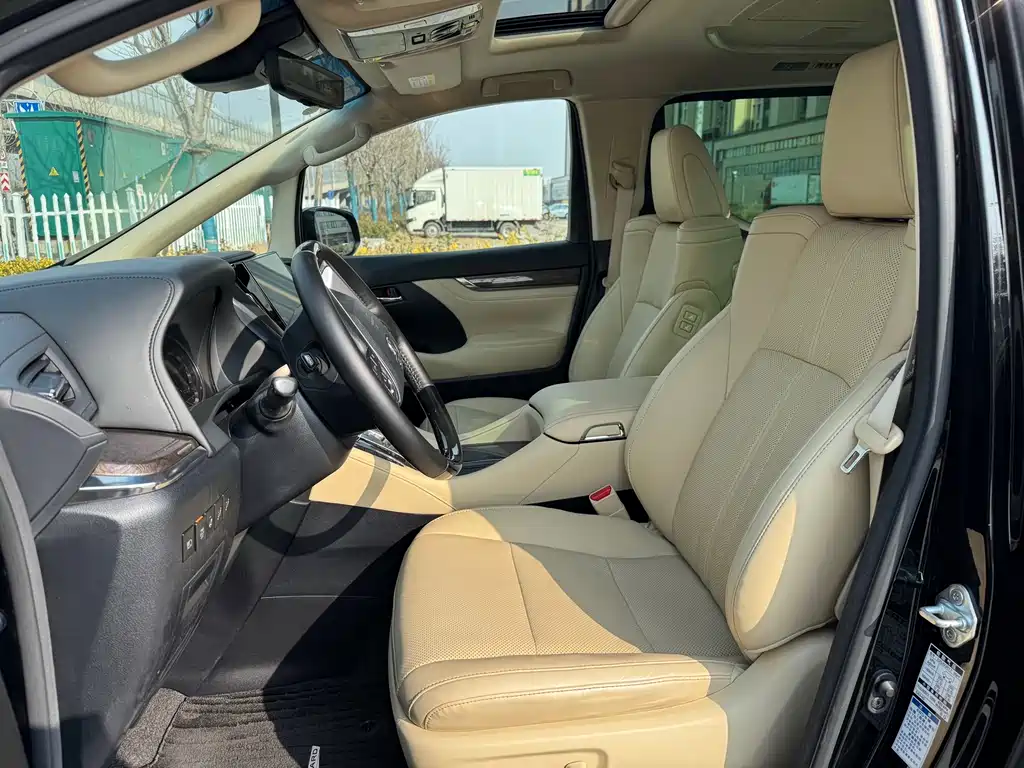 Toyota Alphard 2020 — фото 4