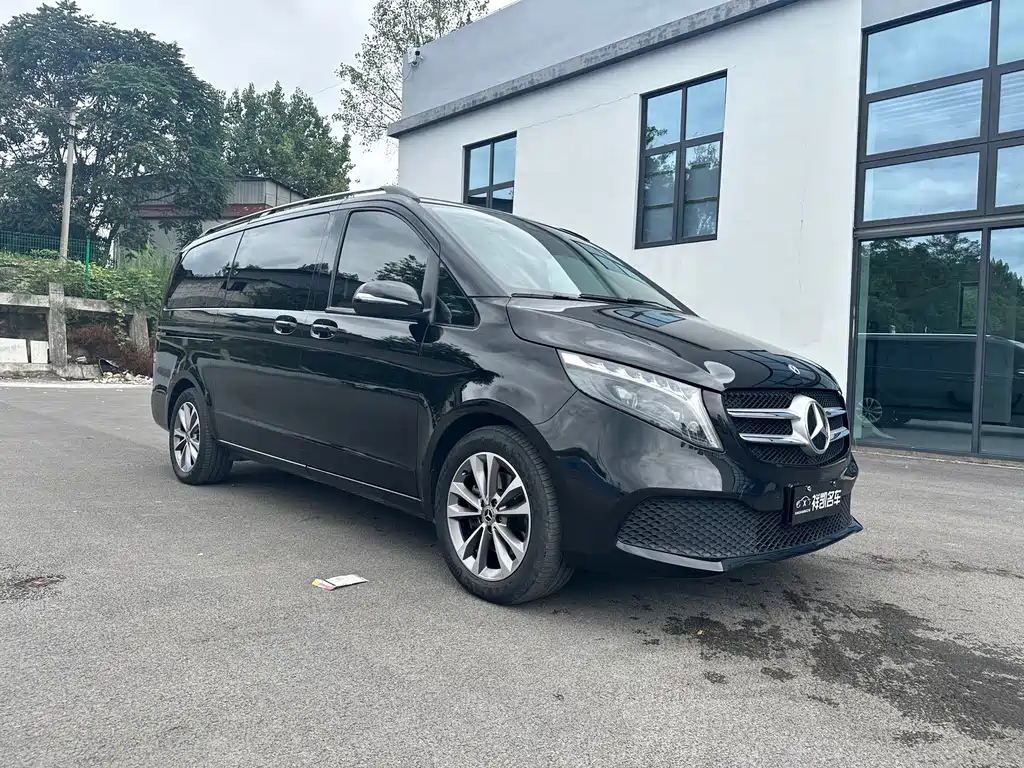 Mercedes-Benz V-Class 2023 — фото 3