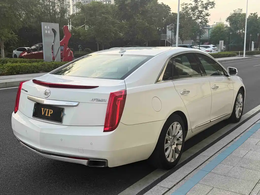 Cadillac XTS 2015 — фото 5