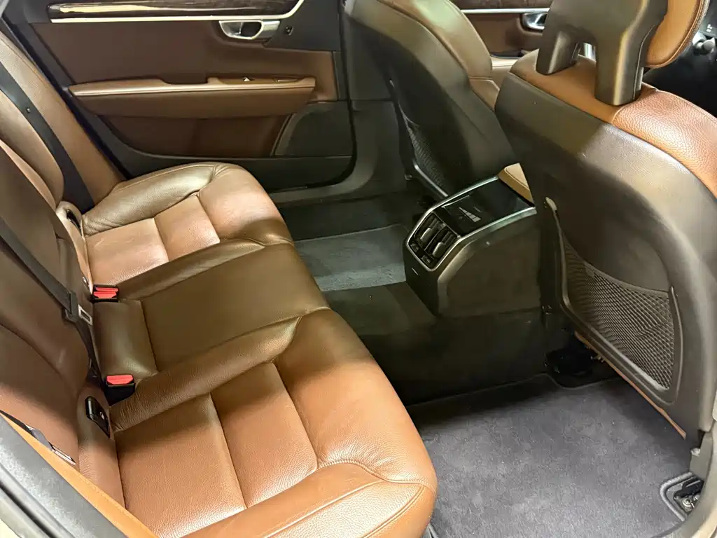 Volvo S90 2017 — фото 13