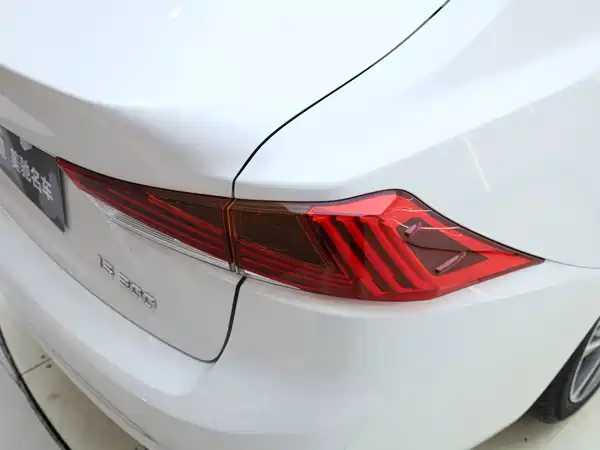 Lexus IS 2017