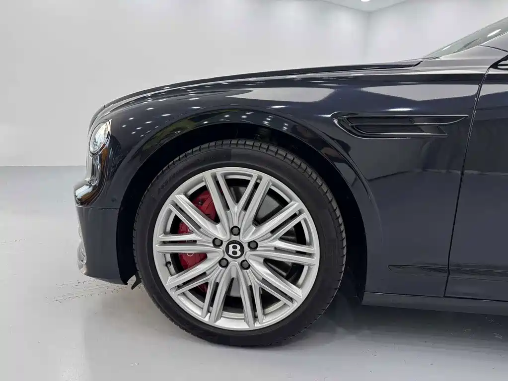 Bentley Flying Spur 2025 — фото 10