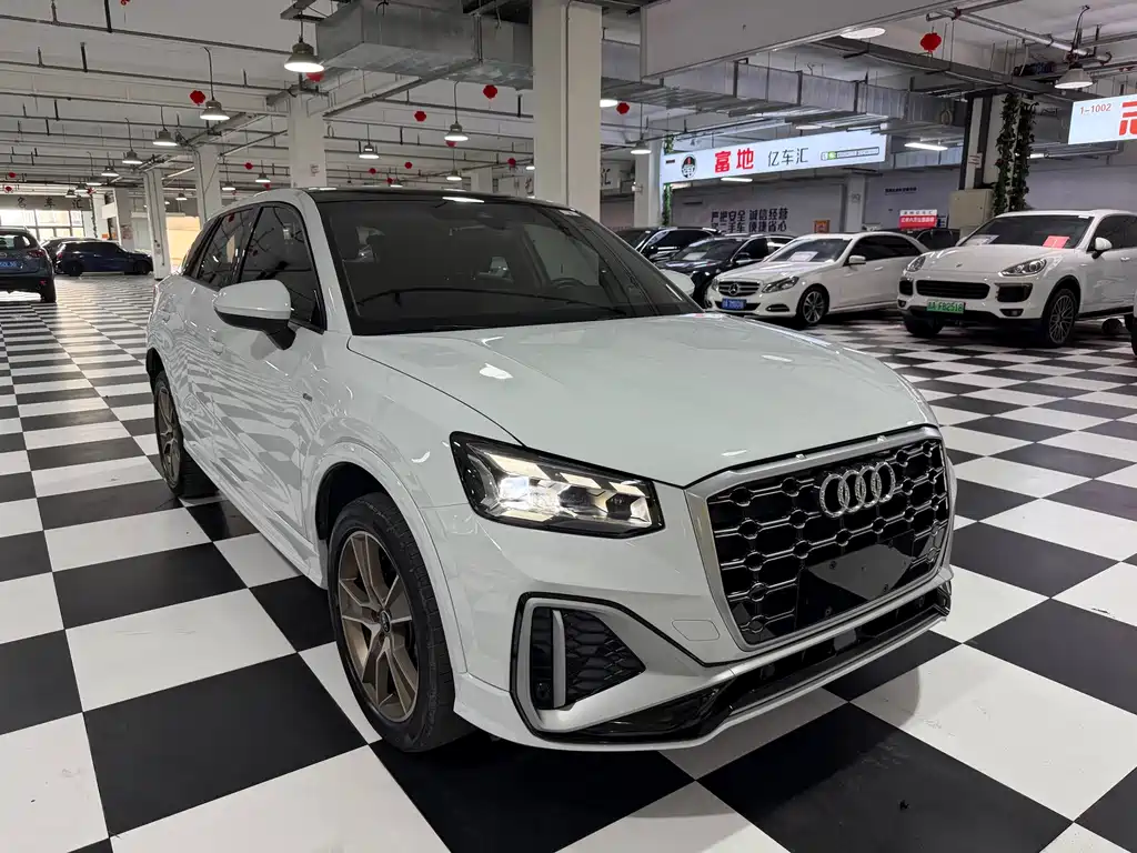 Audi Q2L 2023