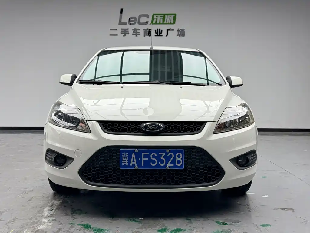 Ford Focus 2015 — фото 3