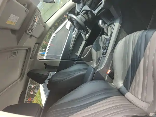 Peugeot 408 2022