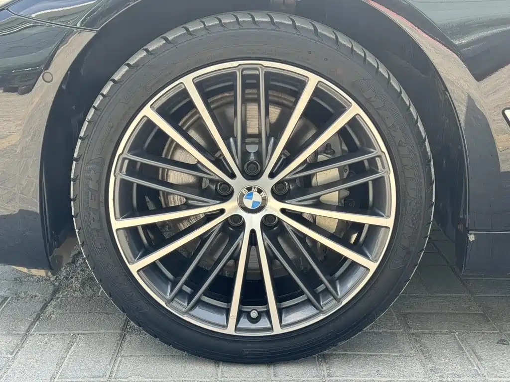 BMW 5 Series 2023 — фото 14