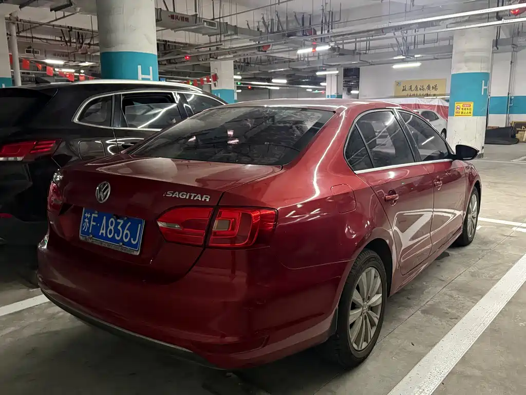 Volkswagen Sagitar 2015