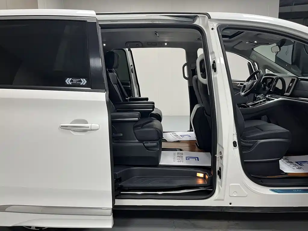 GAC Motor Trumpchi M8 2022 — фото 14