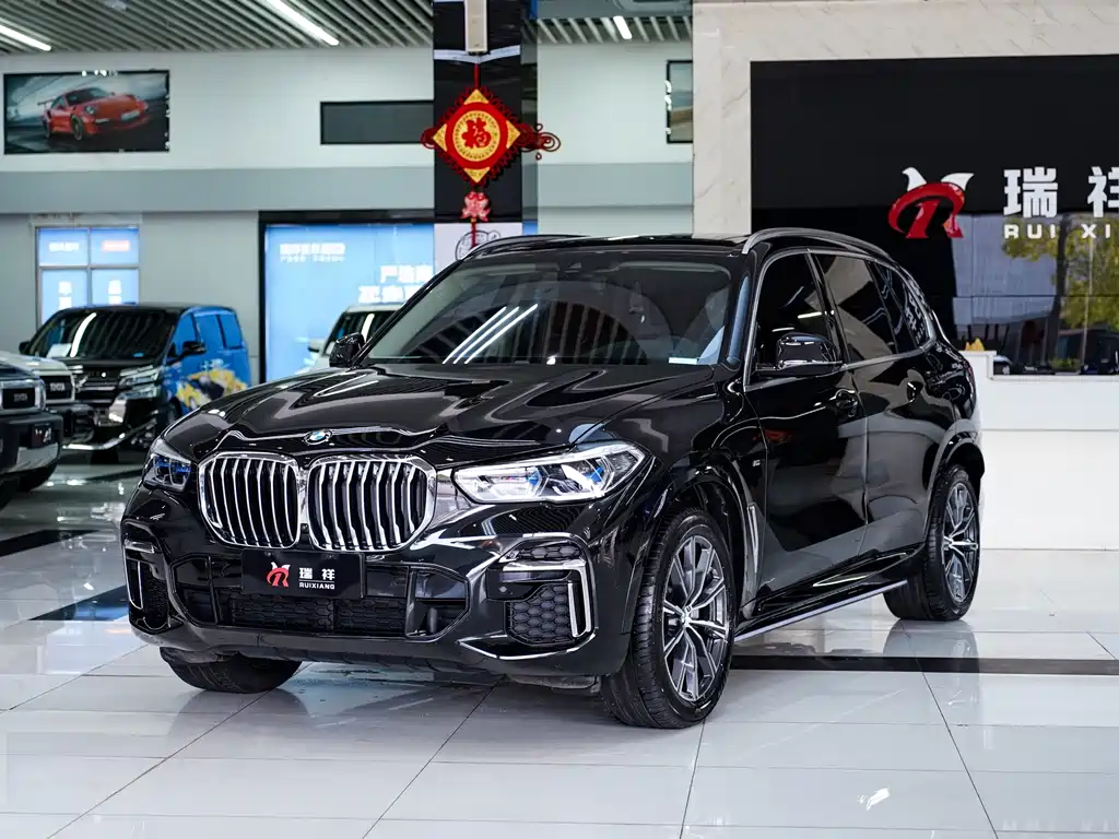 BMW X5 2022 — фото 1