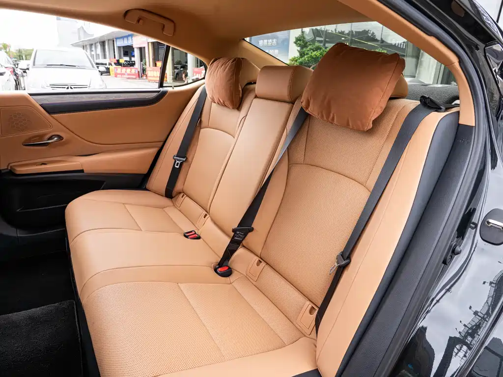 Lexus ES 2025 — фото 12