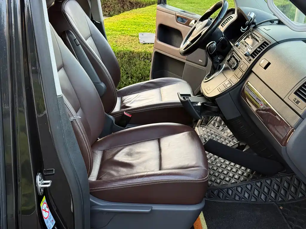 Volkswagen Multivan 2015 — фото 11