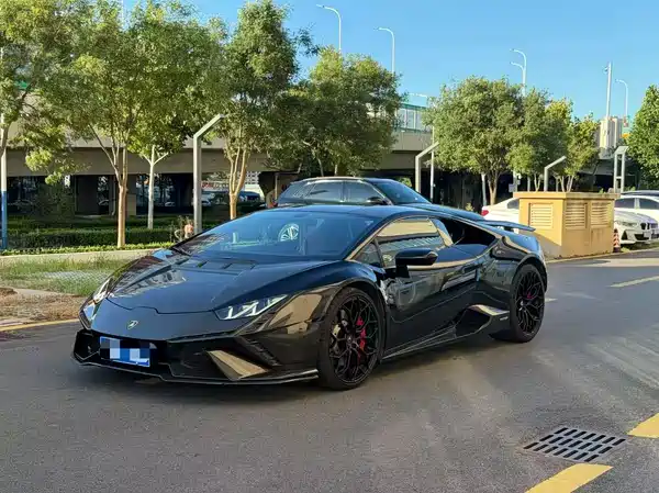 Lamborghini Huracan 2021
