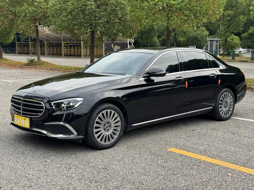 Mercedes-Benz E-Class 2022 — фото 2