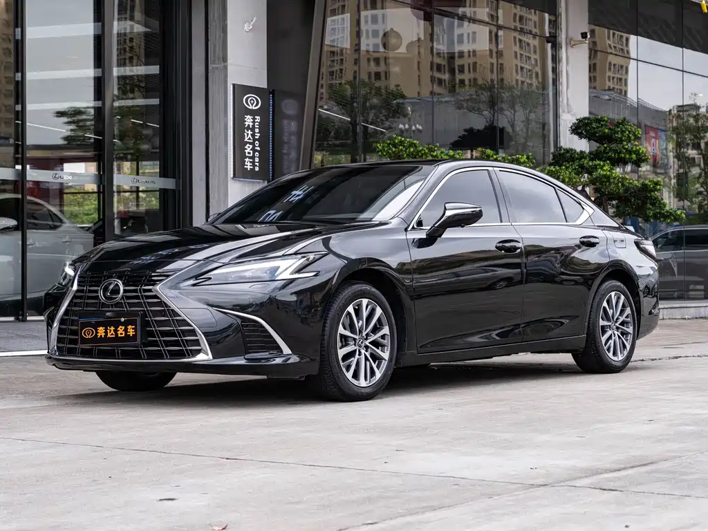 Lexus ES 2025 — фото 1