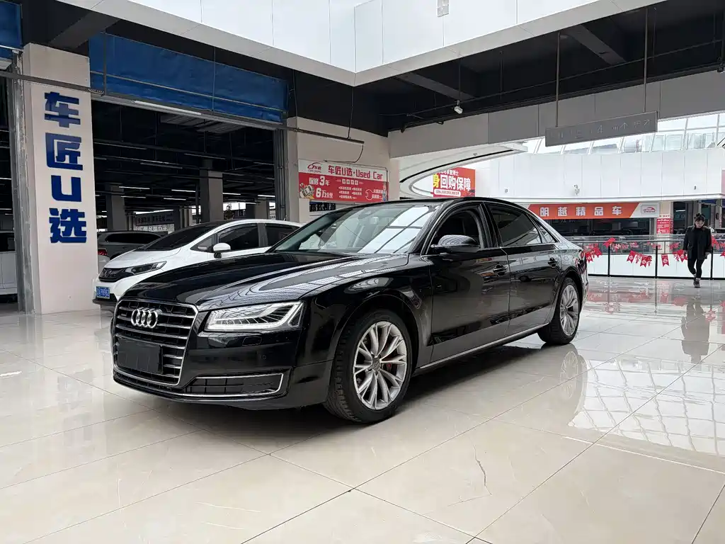 Audi A8 2015 — фото 1