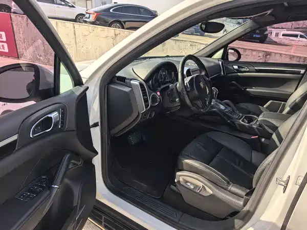 Porsche Cayenne 2011