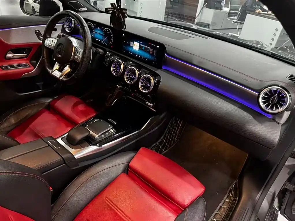 Mercedes-Benz A-Class AMG 2021 — фото 20