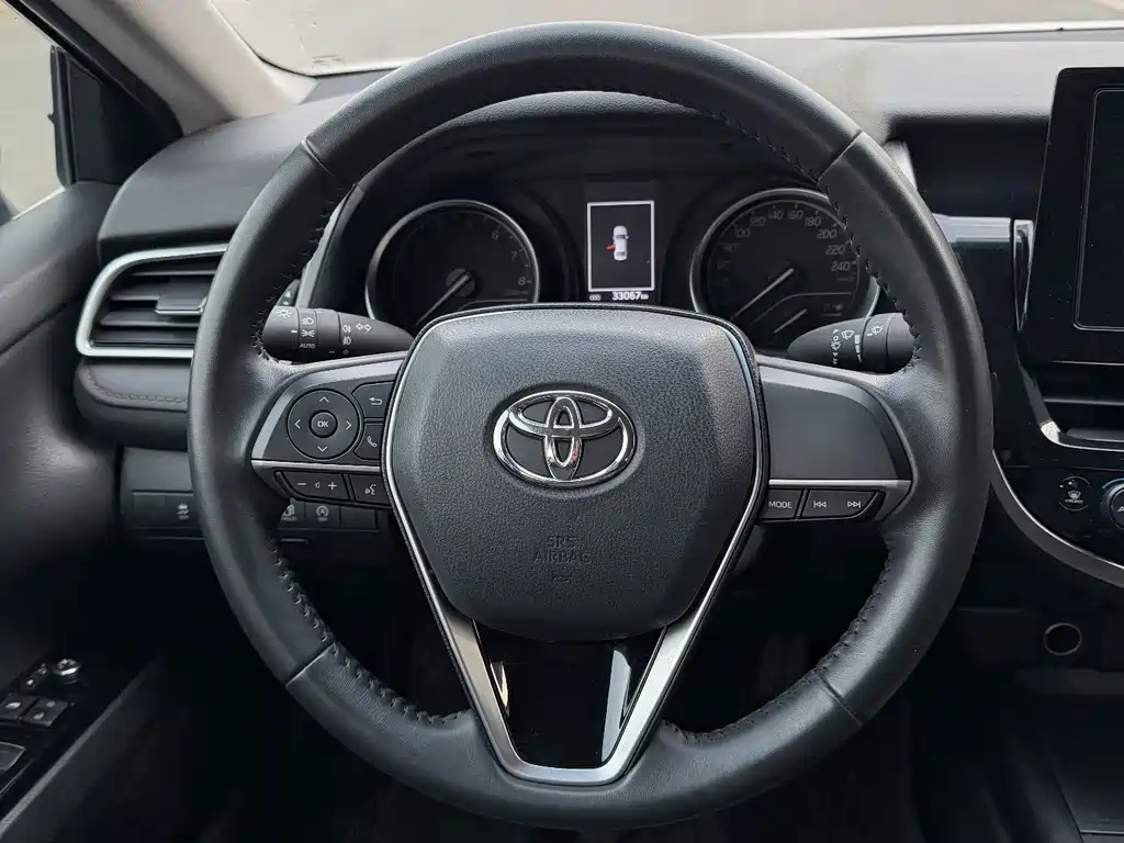 Toyota Camry 2022 — фото 10