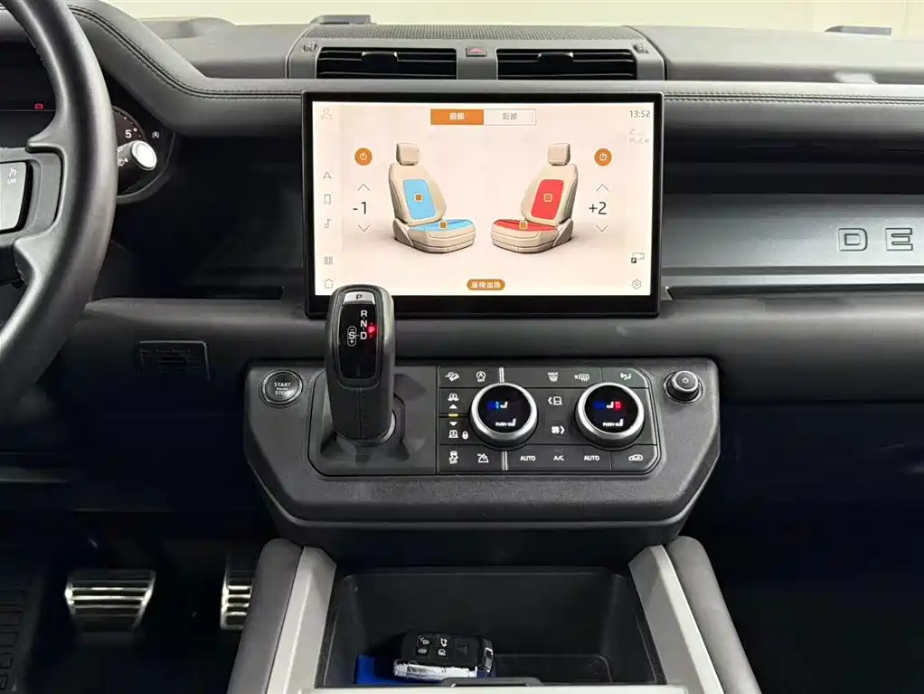 Land Rover Defender 2024 — фото 10