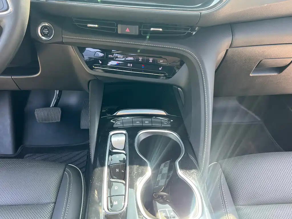 Buick Envision Plus 2023 — фото 9