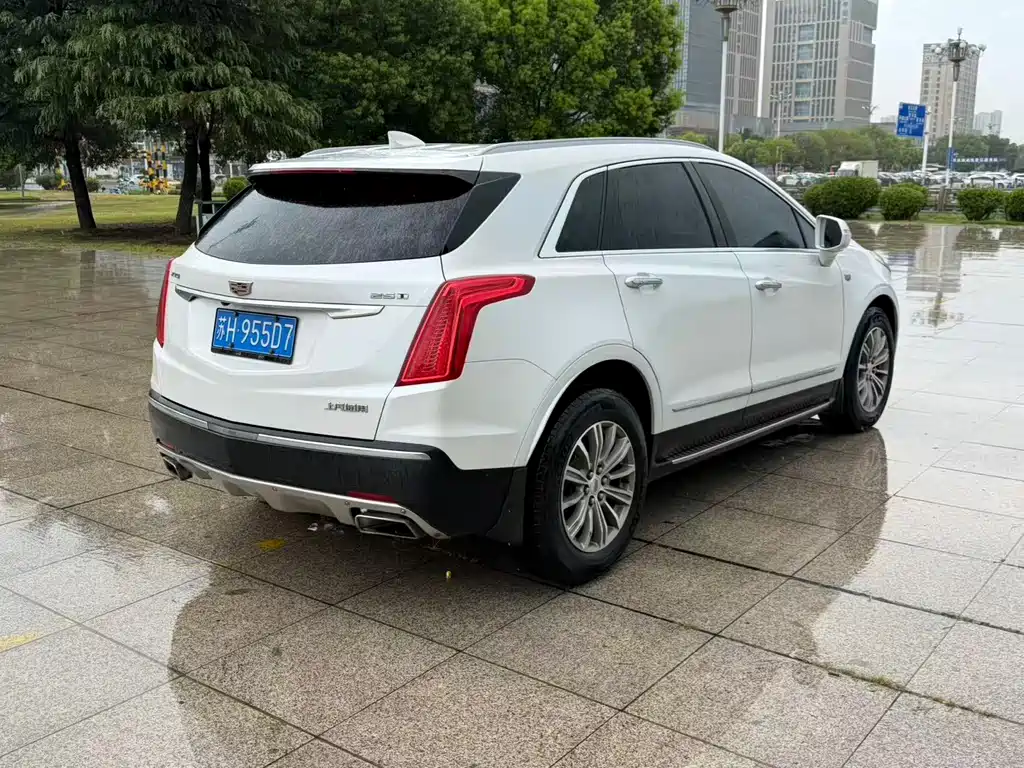 Cadillac XT5 2017 — фото 9