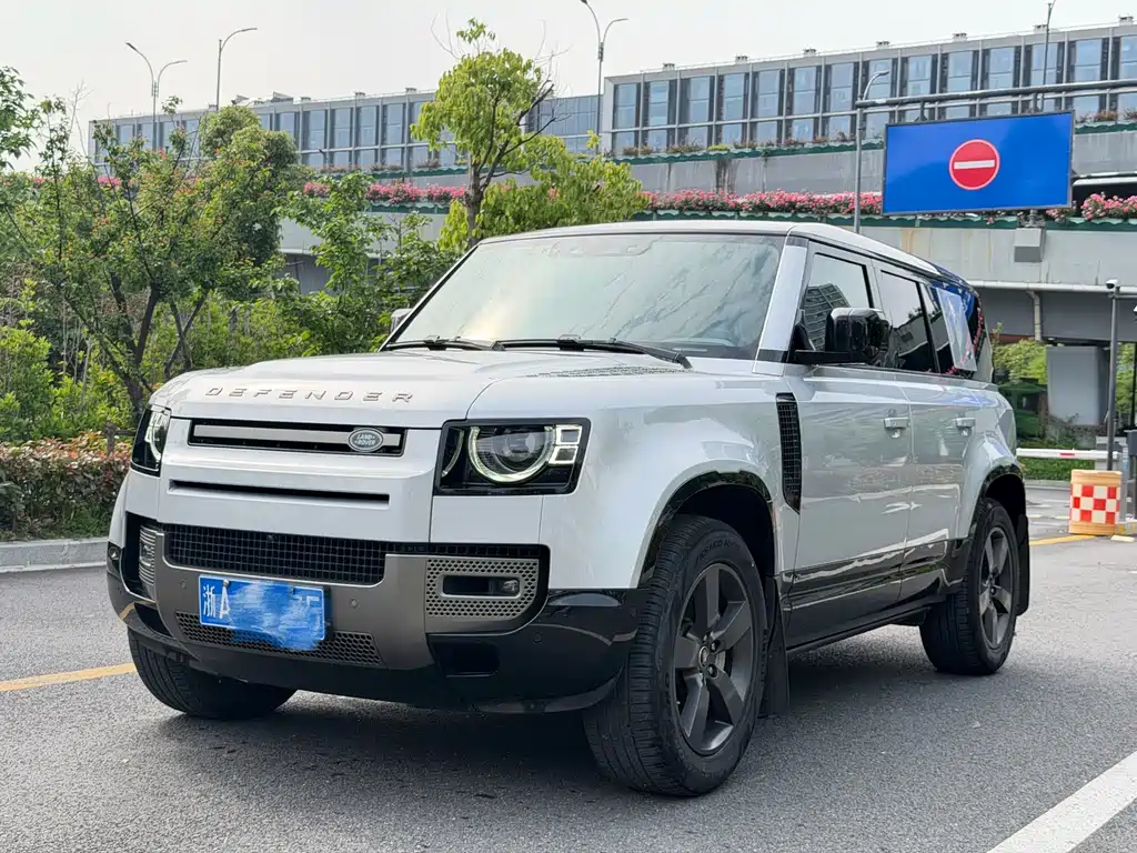 Land Rover Defender 2021 — фото 1