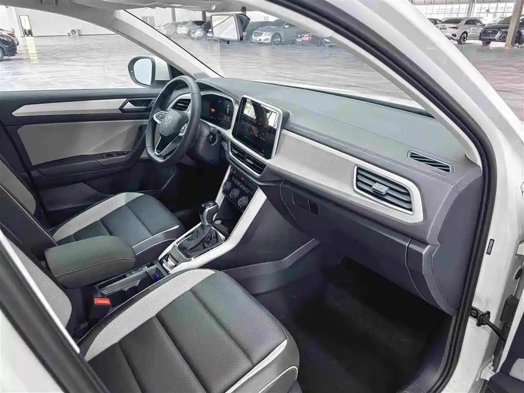 Volkswagen T-Roc 2026 — фото 12