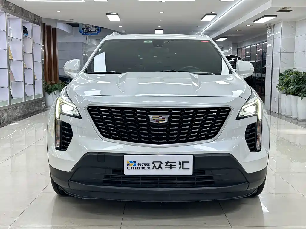 Cadillac XT4 2022 — фото 2