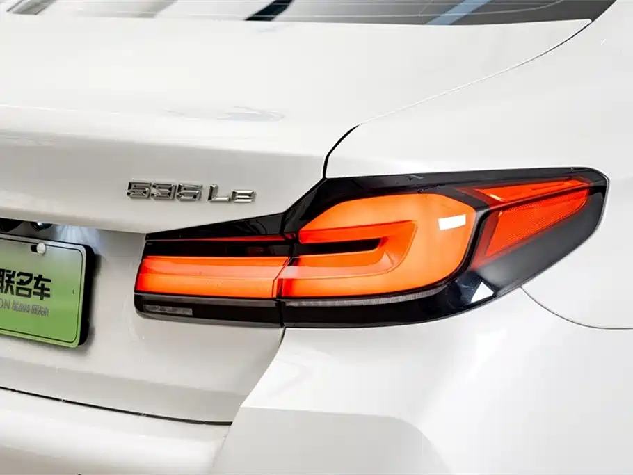 BMW 5 Series New Energy 2023 — фото 9