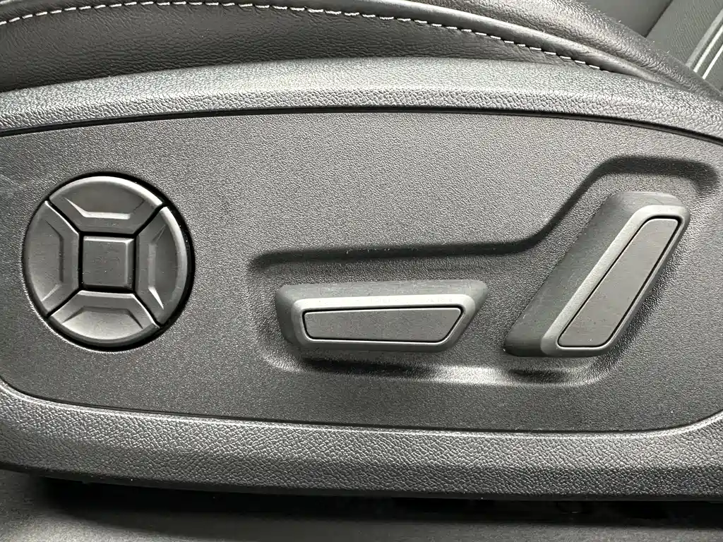 Audi A3 2023 — фото 12