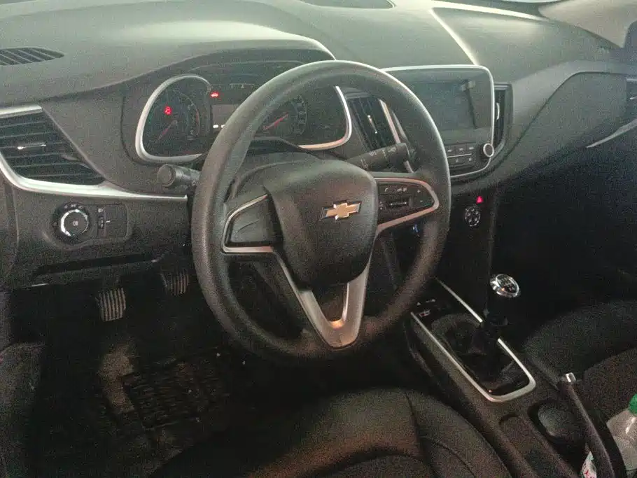 Chevrolet Cavalier 2017 — фото 12