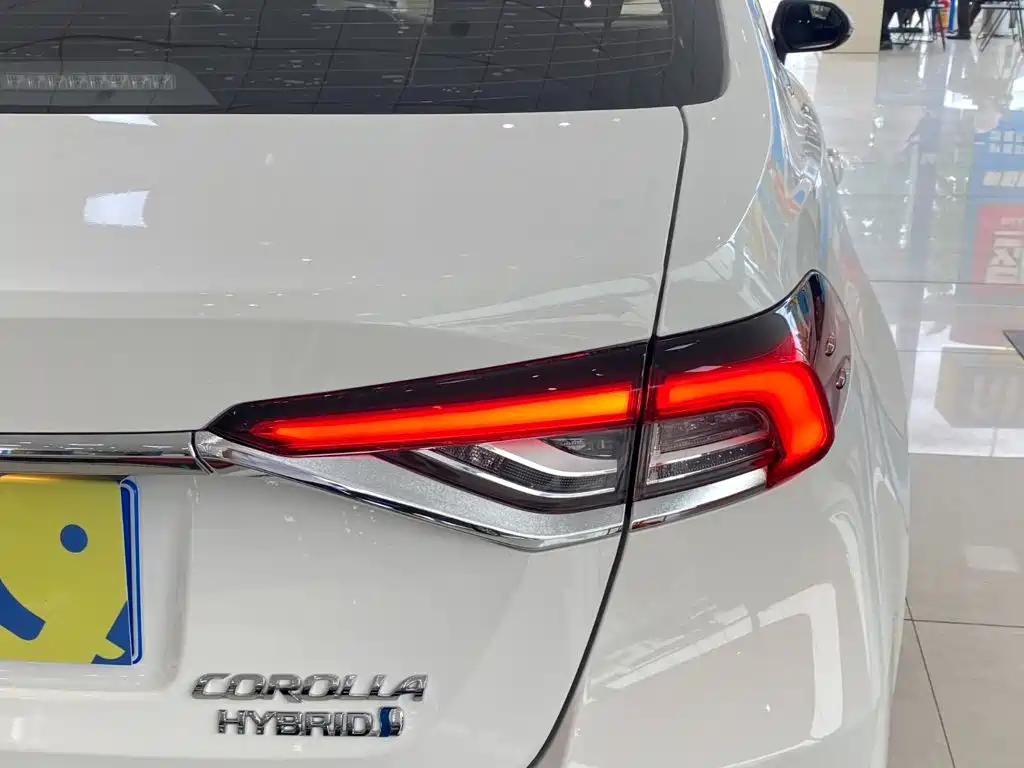 Toyota Corolla 2023 — фото 14