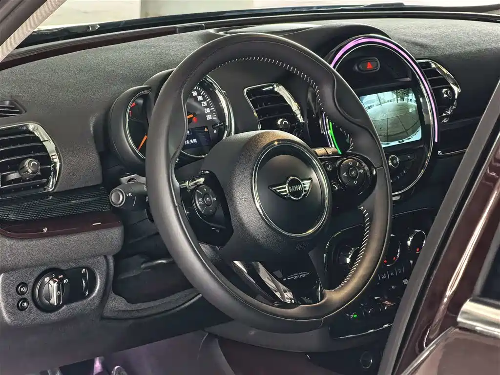 MINI Clubman 2019 — фото 7