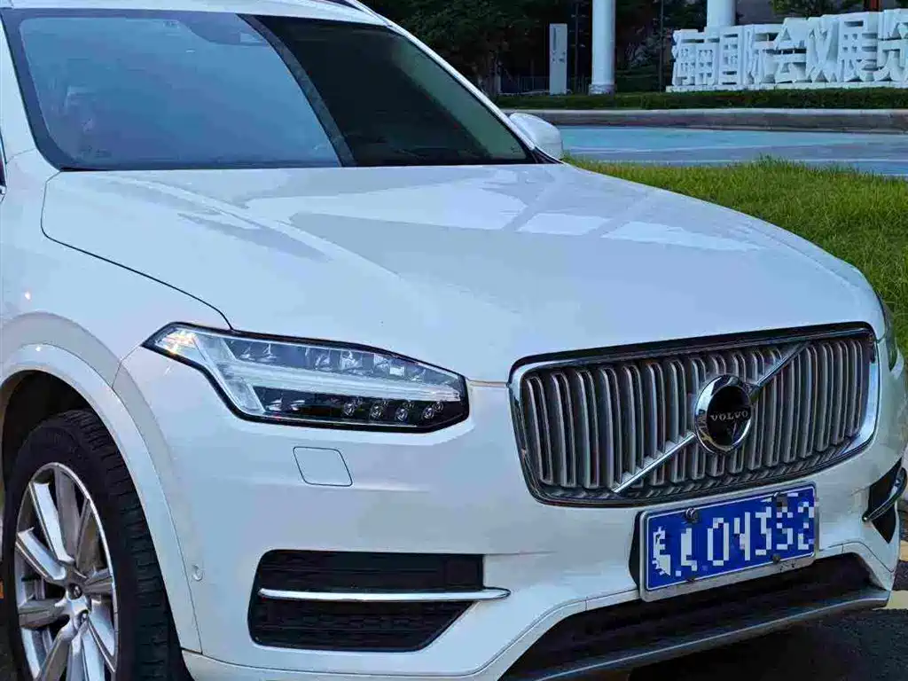 Volvo XC90 2018 — фото 2
