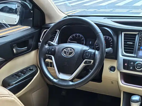 Toyota Highlander 2017
