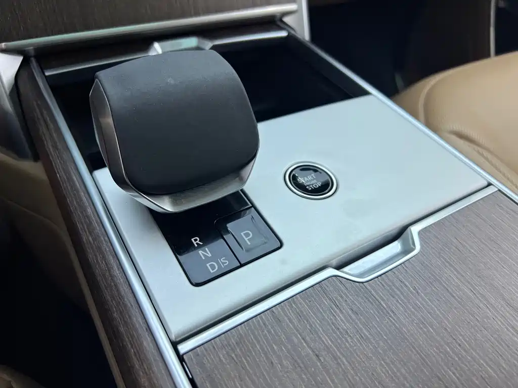 Land Rover Range Rover 2025 — фото 16
