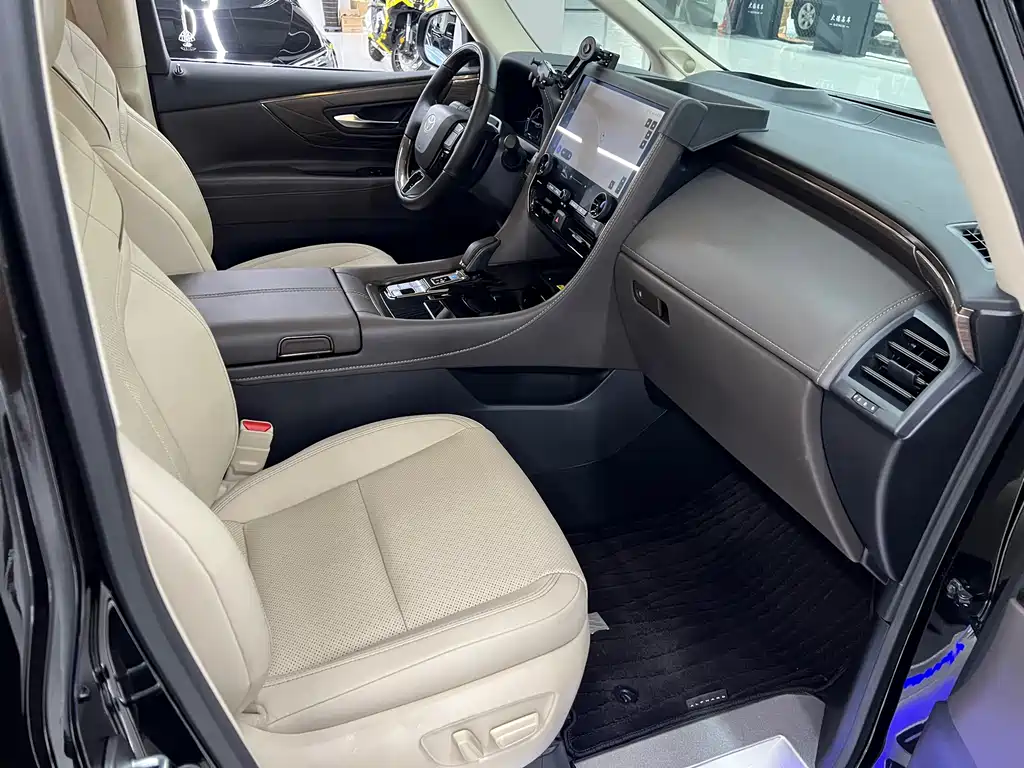 Toyota Alphard 2025 — фото 19