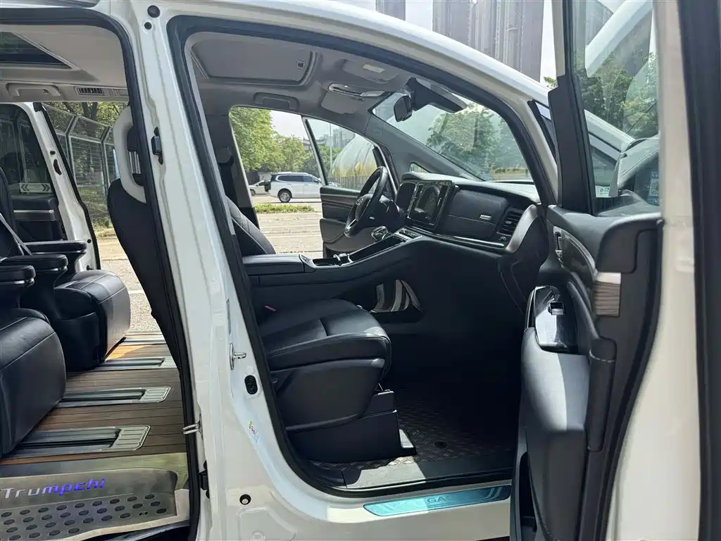 GAC Motor Trumpchi M8 2022 — фото 16