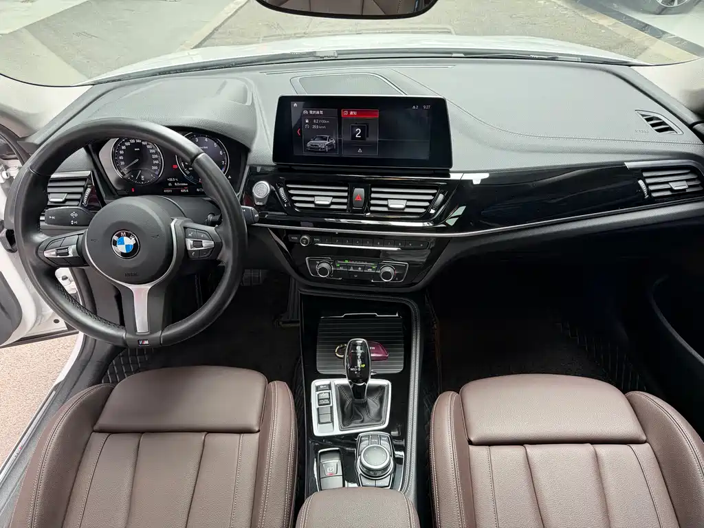 BMW 1 Series 2021 — фото 12
