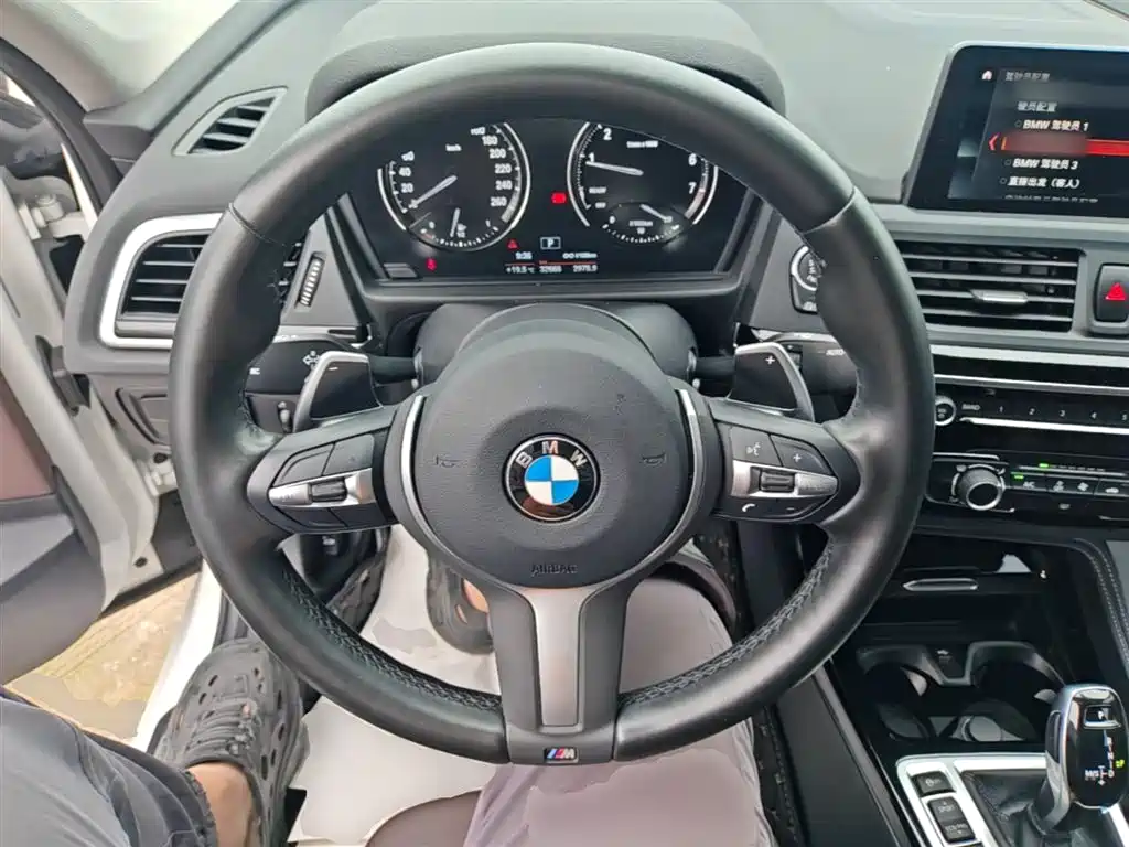 BMW 1 Series 2020 — фото 11