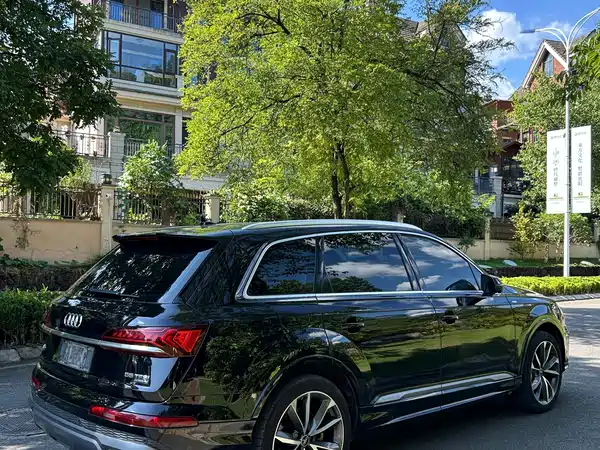 Audi Q7 2021