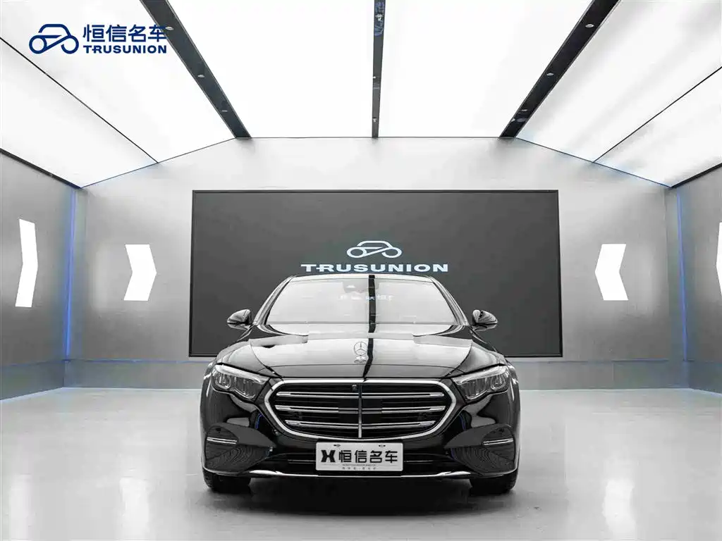 Mercedes-Benz E-Class 2025
