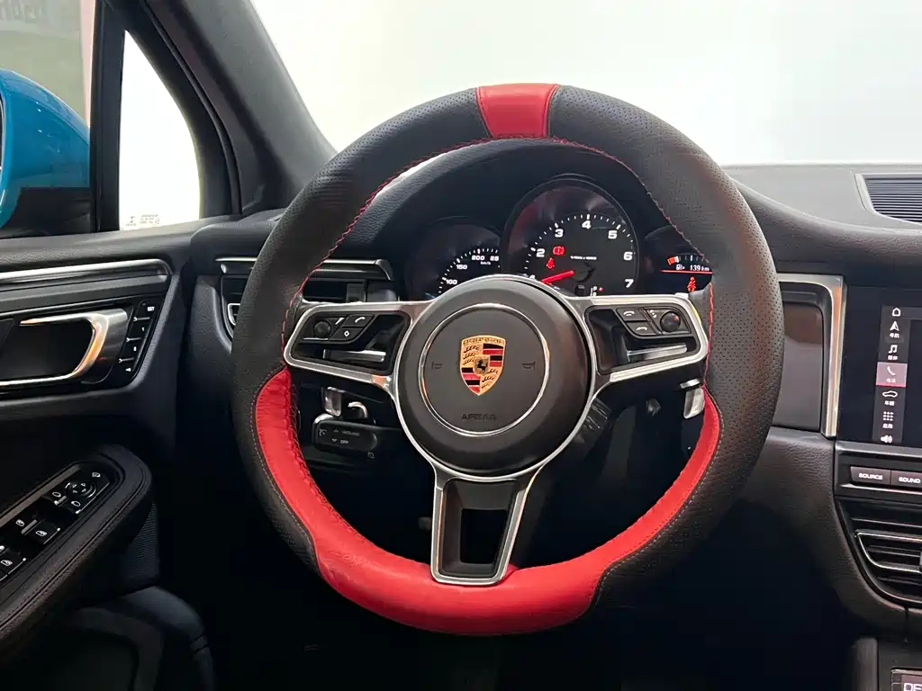 Porsche Macan 2019 — фото 12
