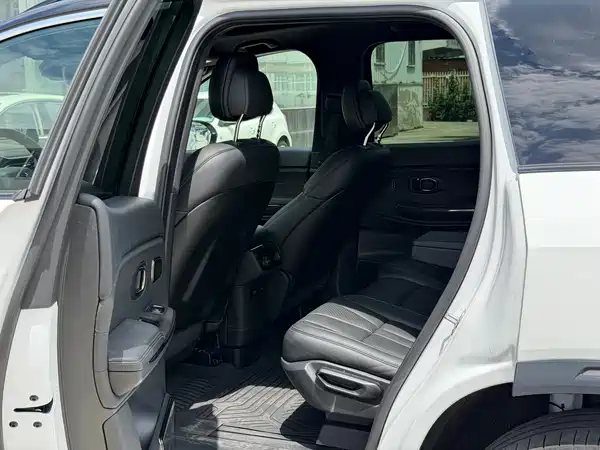 NIO ES8 2020