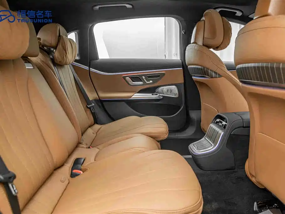 Mercedes-Benz E-Class 2025 — фото 16