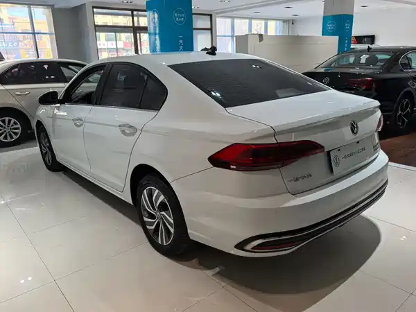 Volkswagen Bora 2023