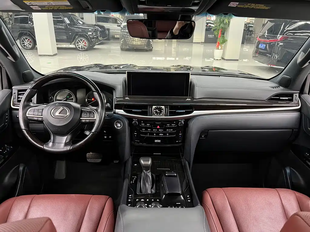 Lexus LX 2022 — фото 16